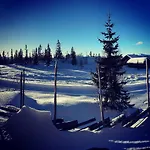 Eventyrtunet In Idyllic Tuddal *